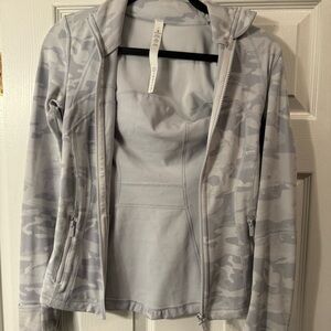 Lululemon White Camo Define jacket - size 2